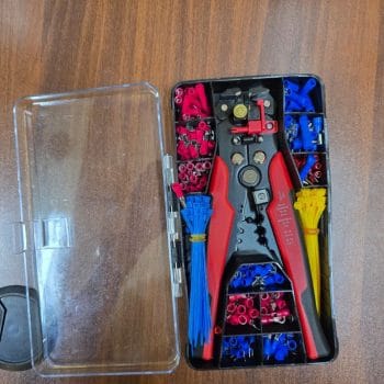 Wire crimping tool kit with ferrules