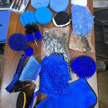 25 pcs comprehensive car detailing and cleaning kit.